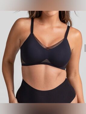 Honey Love Liftwear Crossover Bra in Runway - Size 1X Black